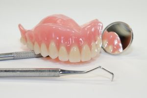 сколько стоят зубные протезы