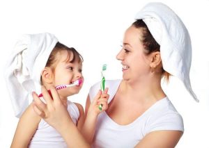 учим ребенка чистке зубов