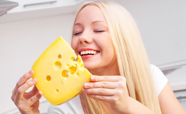 Чем полезен для зубов сыр и молочные продукты