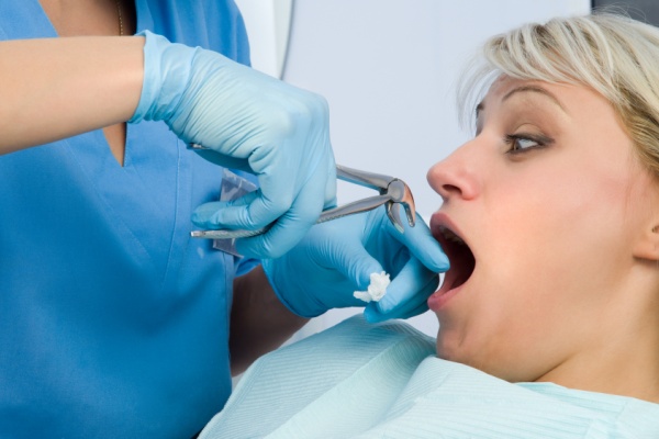 стоматолог хирург кто это такой и что лечит