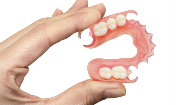 Современный материал для зубных протезов какой лучше