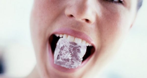 Вредные привычки для зубов у взрослых