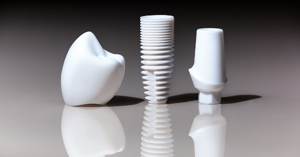 Материалы для производства имплантов зубов