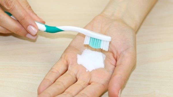 Как можно убрать зубной налет