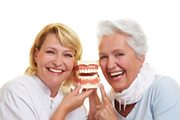 Протезирование зубов для пенсионеров льготы