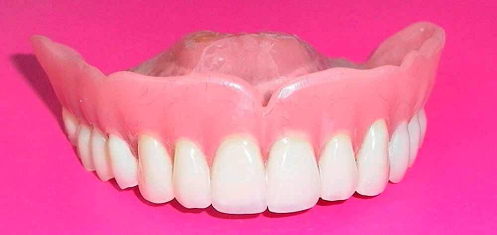 Съемный протез зубов какие бывают
