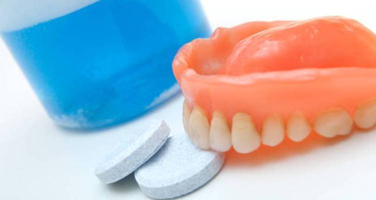таблетки для чистки зубных протезов от фирмы корега