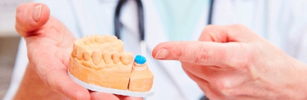 Почему болит зуб под керамической коронкой если нерв удален thumbnail