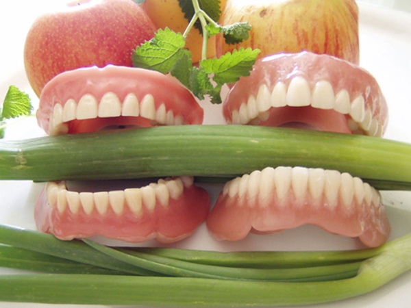 Питание со съемными зубными протезами