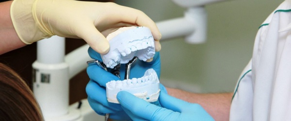 Этапы протезирование зубов и сколько времени занимают все процедуры